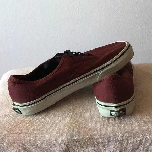 Maroon vans - Picture 2 of 2